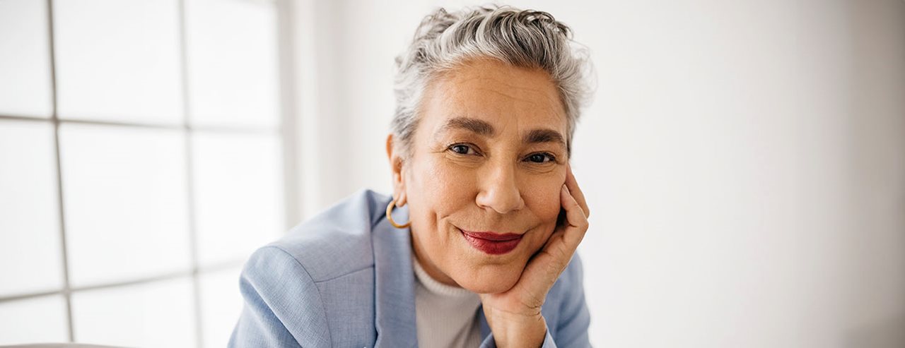 Coafuri scurte pentru femei de peste 50 de ani: sfaturi de la expert
