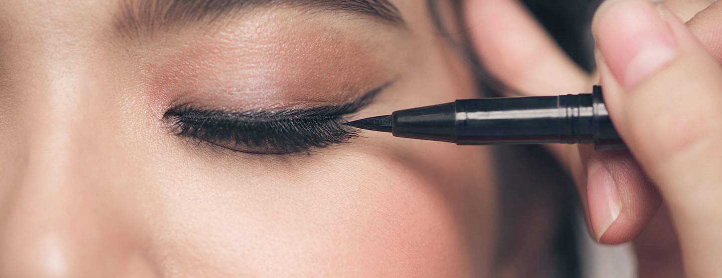 Aplicarea corectă a eyeliner-ului – cele mai bune sfaturi și trucuri pentru începători