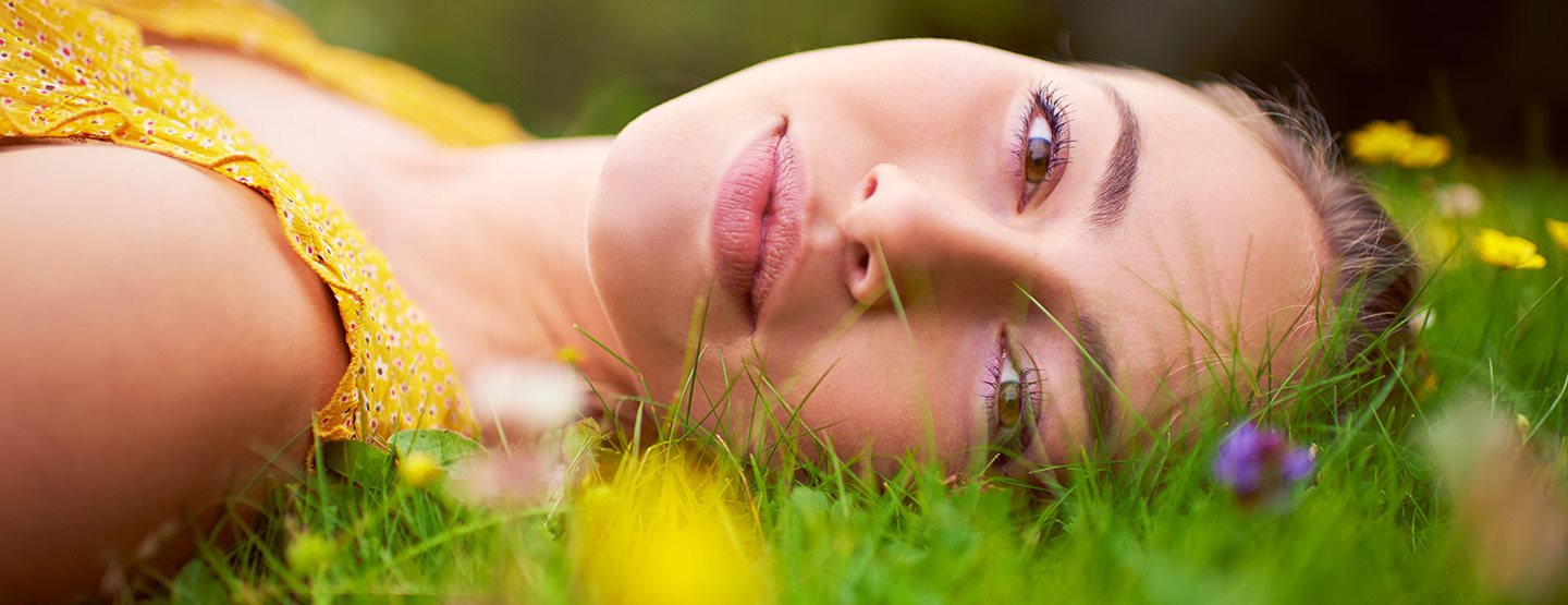 Cosmeticele naturale: șase motive pentru care le iubim