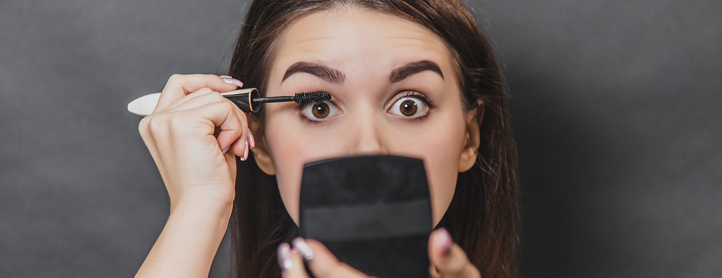 Cele mai bune 4 mascara care oferă îngrijire și volum