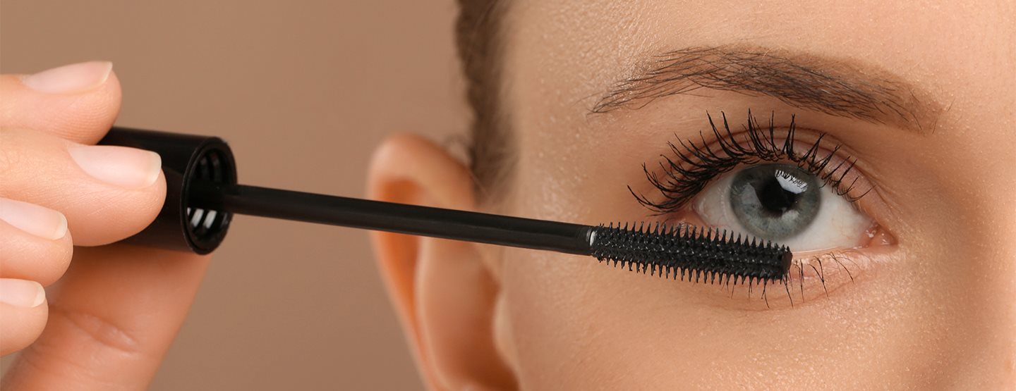 Cele mai bune 4 mascara care oferă îngrijire și volum