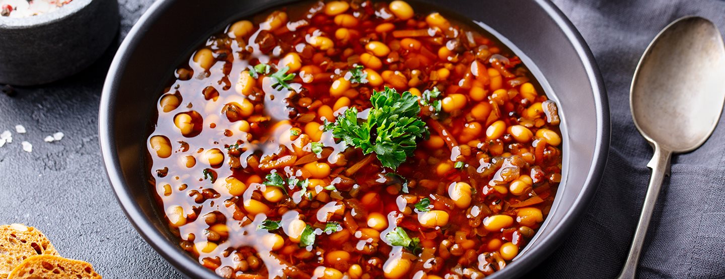 Sărat, încălzitor și vegan: Chili sin Carne cu cacao