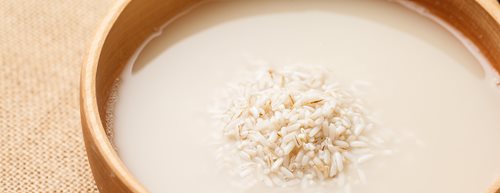 Apă de orez pentru păr: care sunt beneficiile sale?