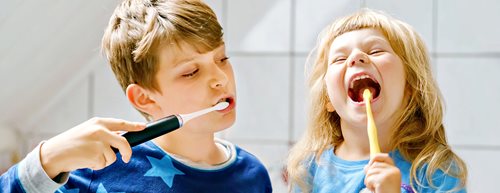 Dinți de lapte sănătoși: trei sfaturi de la dentist