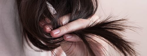 Sfaturi utile împotriva ruperii părului și a vârfurilor despicate