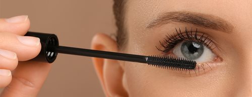 Cele mai bune 4 mascara care oferă îngrijire și volum