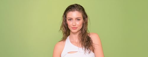 Wet Hair Look 2026: coafura în tendințe a verii