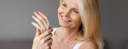 Petele de bătrânețe: Un medic dermatolog explică ce se ascunde în spatele lor