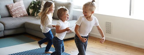 Alertă meteo nefavorabilă: Idei de jocuri pentru copii în casă pentru toate vârstele