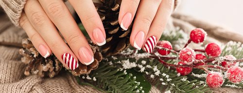 Unghii de Crăciun și Revelion 2025: Acestea sunt cele nouă cele mai frumoase tendințe