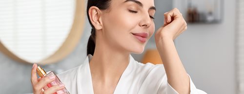 Așa persistă parfumul: O expertă în parfumuri oferă sfaturi