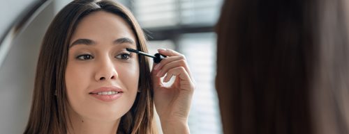 Hack-uri de beauty geniale: 4 tendințe TikTok care vă fac ochii să strălucească